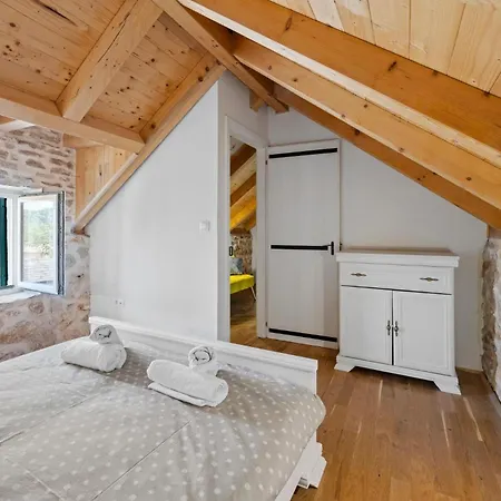 Cozy In With Wifi Holiday home Primosten