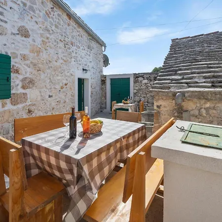 Beautiful In With Kitchen Holiday home
