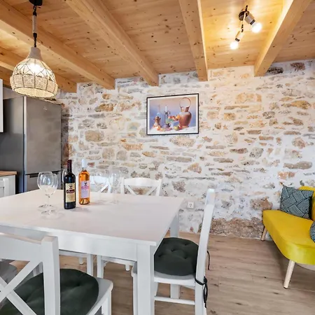 Holiday home Beautiful In With Kitchen