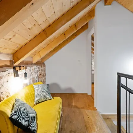 Tatil Evi Cozy In With Wifi Primošten
