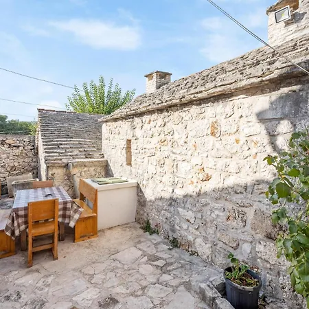 Beautiful In With Kitchen Holiday home