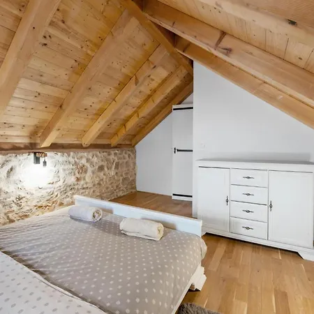 Holiday home Beautiful In With Kitchen